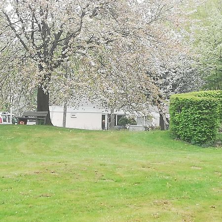 Rustige, Gelijkvloerse Vakantiewoning Met 2 Slaapkamers In Simpelveld, Zuid-Limburg Bagian luar foto